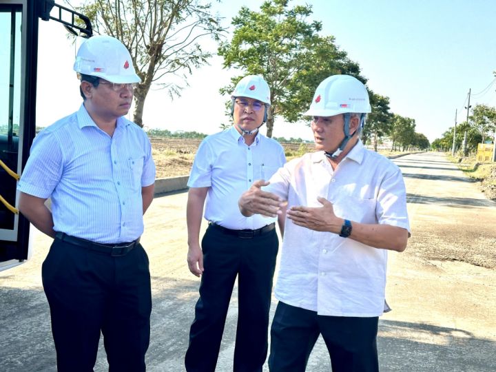 Kiểm tra hạ tầng Khu công nghiệp Đông Nam Á giai đoạn 2 để xem xét điều kiện tiếp nhận nhà đầu tư